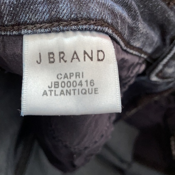 Barely worn JBrand capri cropped jeans size 26 - Picture 5 of 5